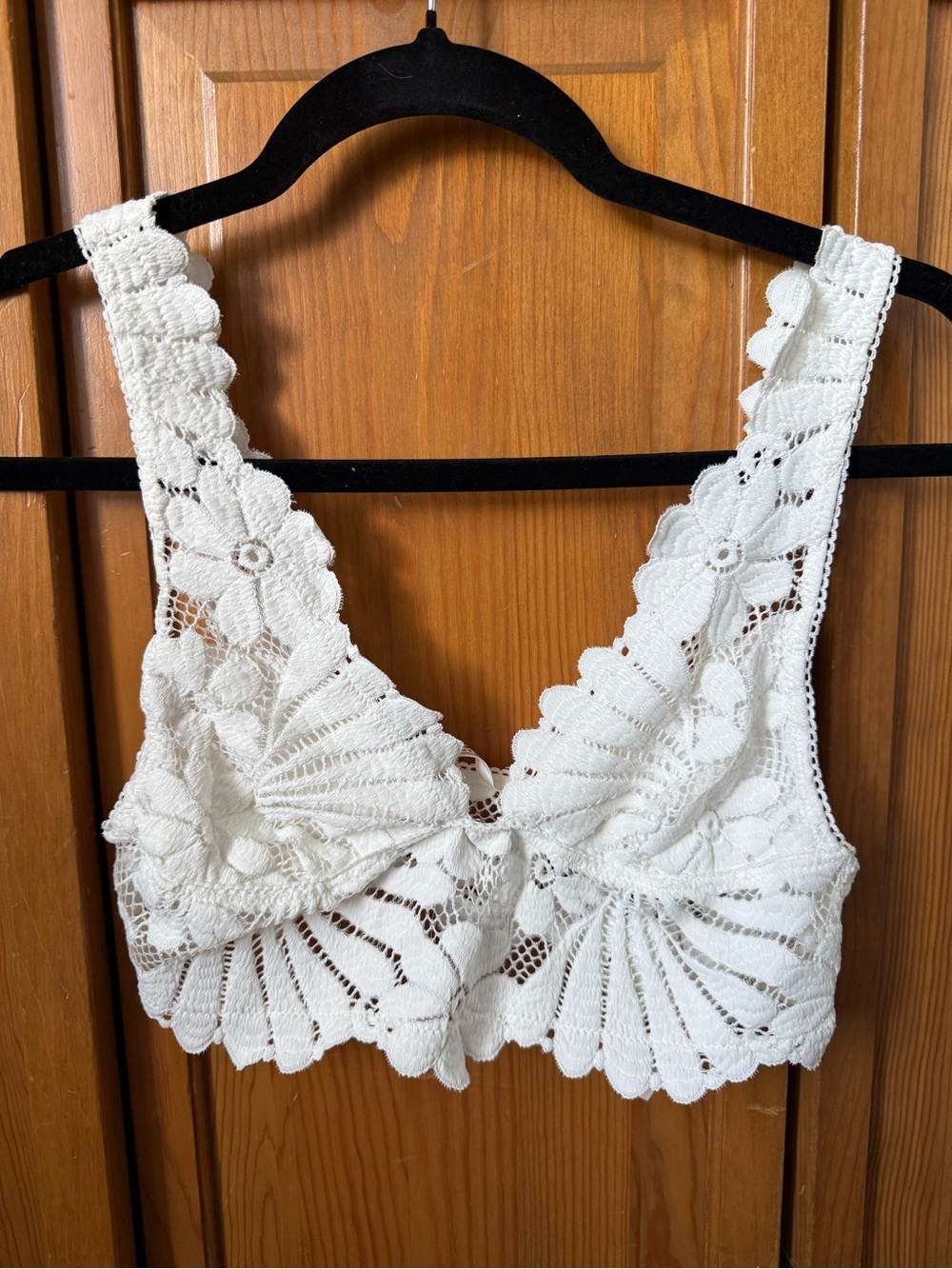 NWOT Intimately Free People Floral Lace Bralette- White Ivory